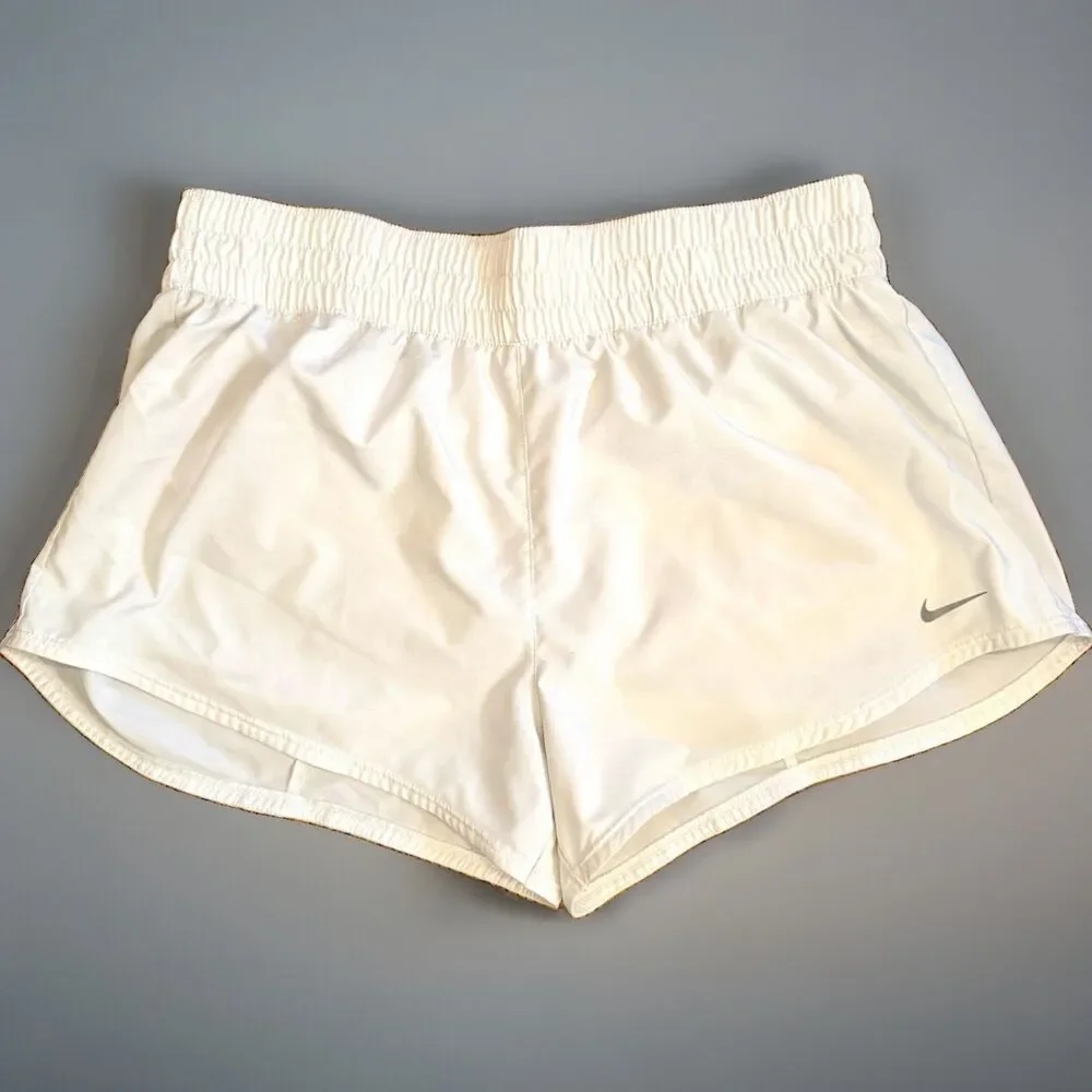 Nike One Dri-FIT Mid-Rise 3” Running Shorts Women’s Large White